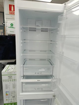 Nevera blanca Svan Garantía + entrega