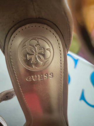 Sandalias Guess Rosa metálico