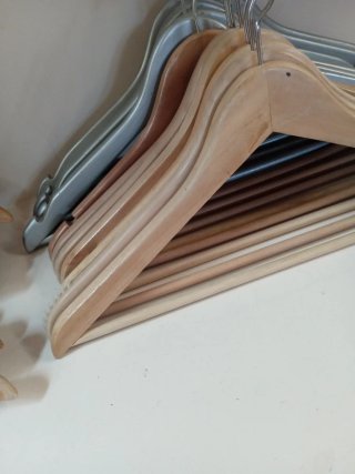 Perchas madera y metal