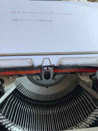 Máquina de escribir Olivetti Studio 44 vintage