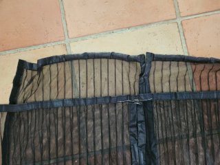 Mosquitera con imanes para puertas