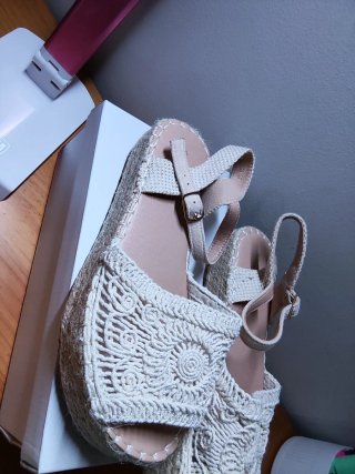 Sandalias beige/blancas talla 37