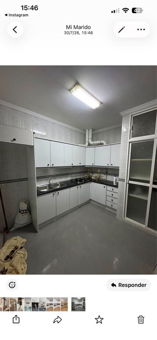 Cocina blanca y gris