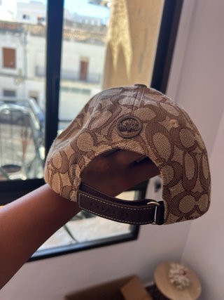 Gorra Coach Monogram Beige y Marrón
