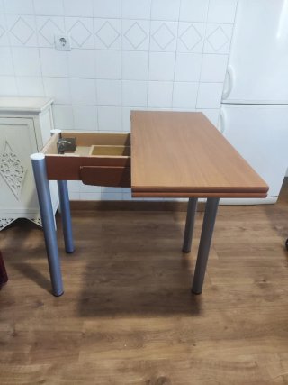 Mesa Cocina Extensible + 2 Sillas + Taburete