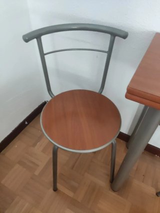 Mesa Cocina Extensible + 2 Sillas + Taburete