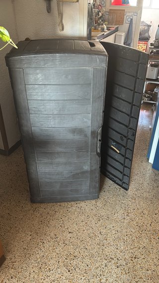 Baúl Keter exterior plástico negro