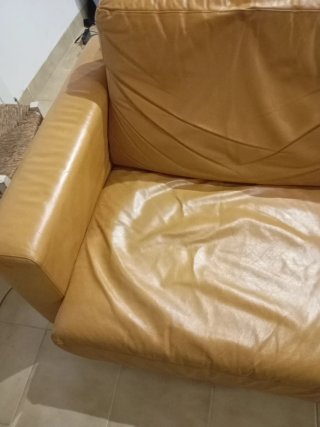 Sofá de polipiel marrón