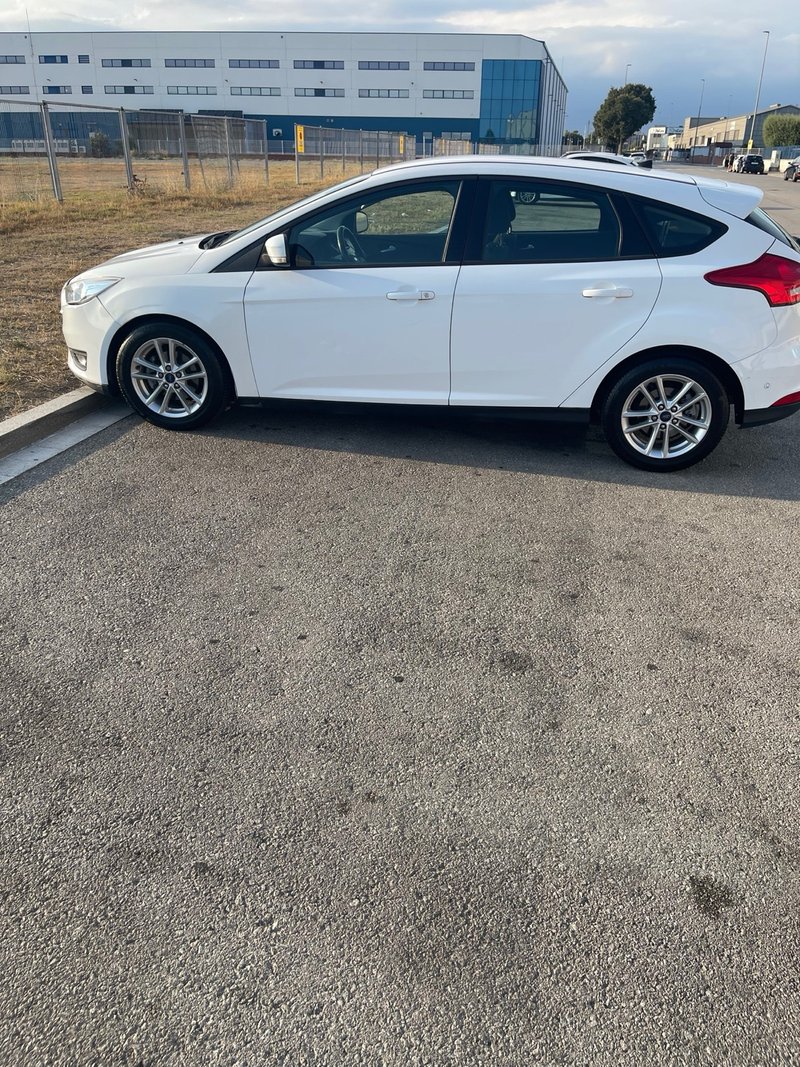 Ford Focus 2015 - foto 1