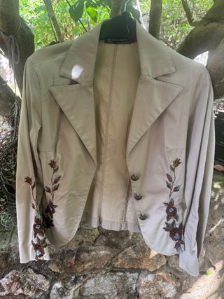 Traje Rinascimiento Chaqueta y Falda Beige