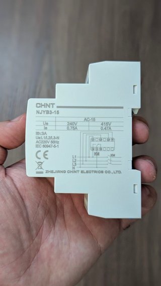 Relé Control Tensión Chint NJYB3-15 AC220V