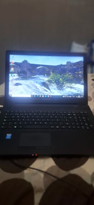 Ordenador portátil Lenovo Negro