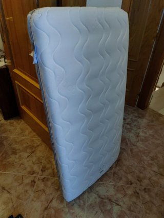 Cuna blanca con colchón