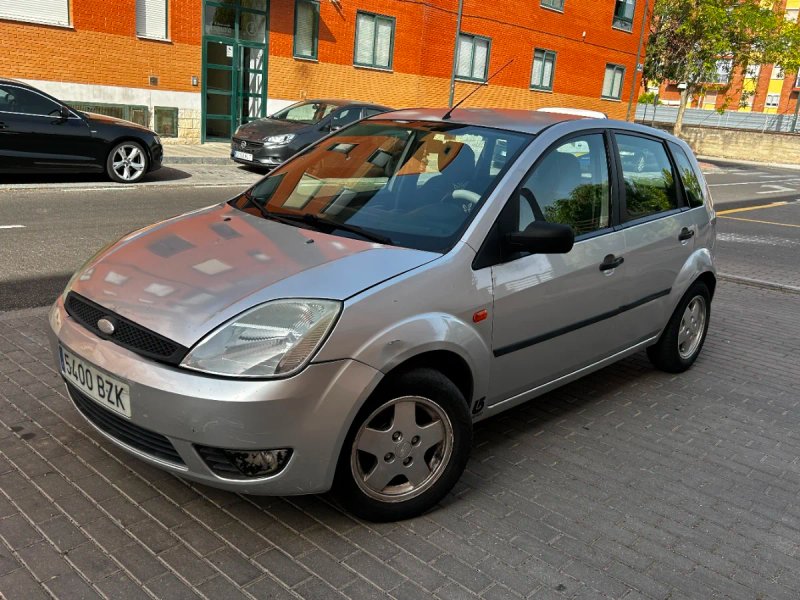 Ford Fiesta 2002 - foto 1