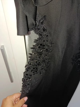 Vestido fiesta negro con encaje