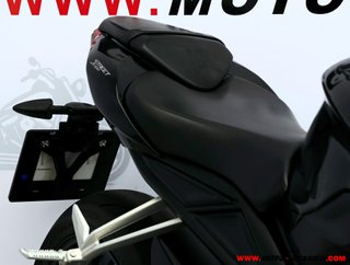 TRIUMPH STREET TRIPLE 660 S -A2-