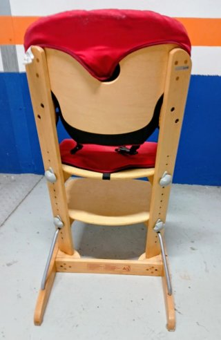 Trona de madera para bebé