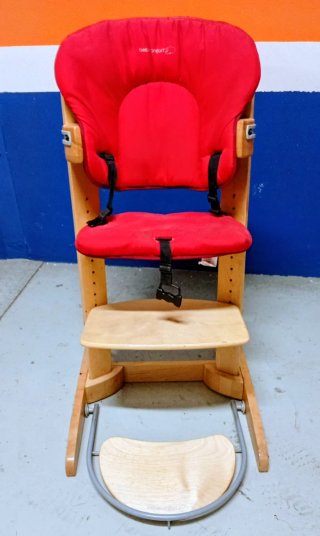 Trona de madera para bebé
