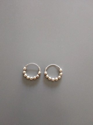 Aros de plata con bolitas