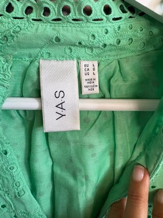 Vestido verde menta bordado