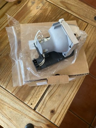 Lámpara para proyector.