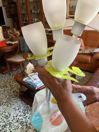 Lámpara infantil con tulipas