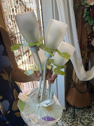 Lámpara infantil con tulipas