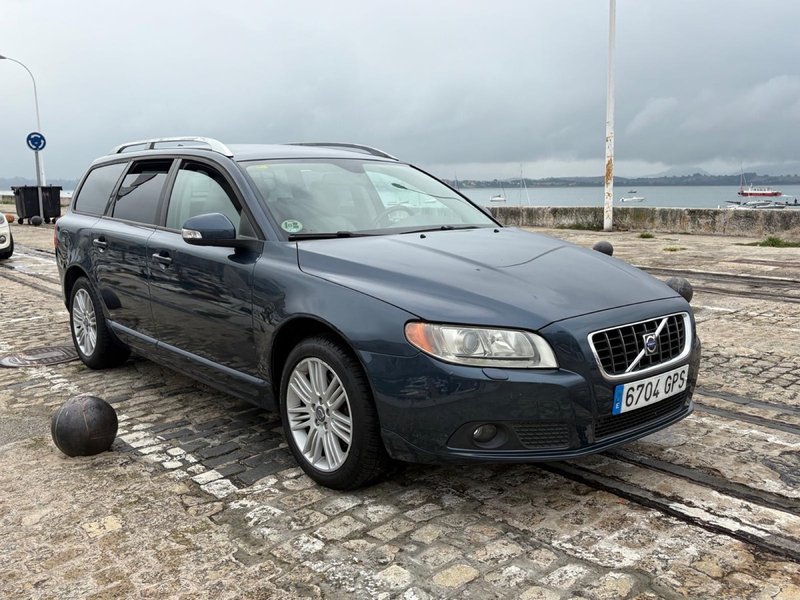 Volvo V70 2009 - foto 1