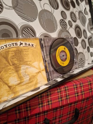 CD Coyote Dax - Necesito Country