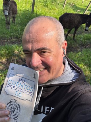 Mis cuentos prestados 5.6 (Spanish Edition)
