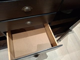 Aparador de madera marrón Ikea