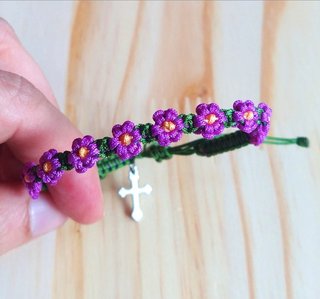 Pulsera hecha a mano de florecita denario rosario
