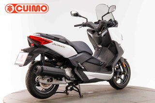 YAMAHA XMAX 125