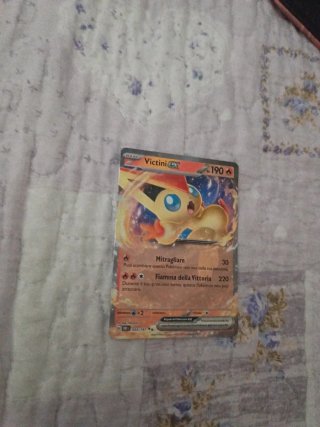 Carta Pokémon Victini ex