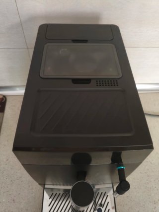 Cafetera Cecotec Súperautomática Negra