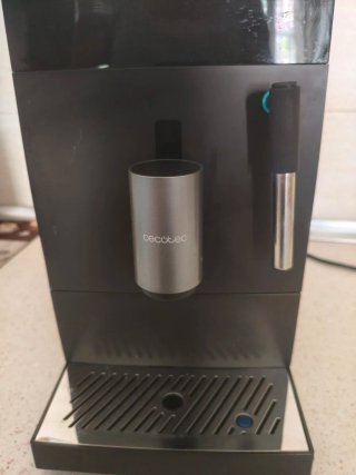 Cafetera Cecotec Súperautomática Negra