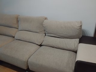 Sofá chaise longue beige y marrón