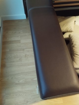 Sofá chaise longue beige y marrón
