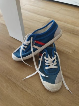 Zapatillas Kawasaki rojas y blancas