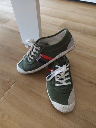 Zapatillas Kawasaki rojas y blancas
