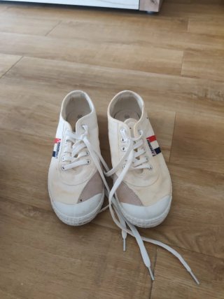 Zapatillas Kawasaki rojas y blancas