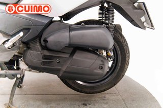 YAMAHA XMAX 125