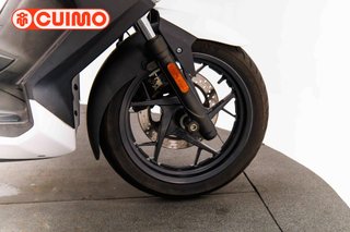 YAMAHA XMAX 125