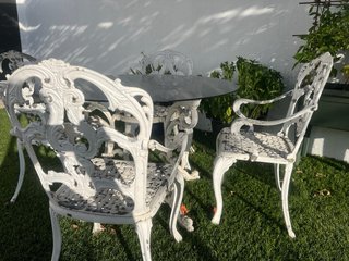 Mesa y 4 Sillas de Forja Blancas