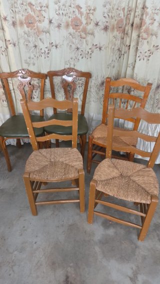 Juego de 5 Sillas rústicas de madera