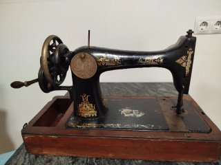 Máquina de coser Singer antigua
