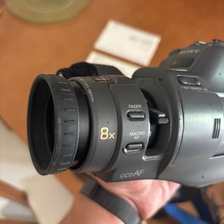 Cámara Video 8 Sony CCD-F385E + Accesorios