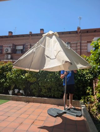 Sombrilla de jardín beige y gris