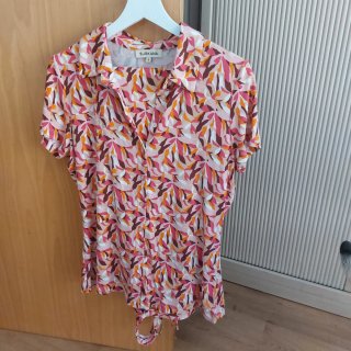 Conjunto Surkana, blusa, pantalón y cinturón