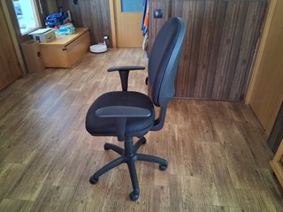 Silla de escritorio/oficina con reposabrazos